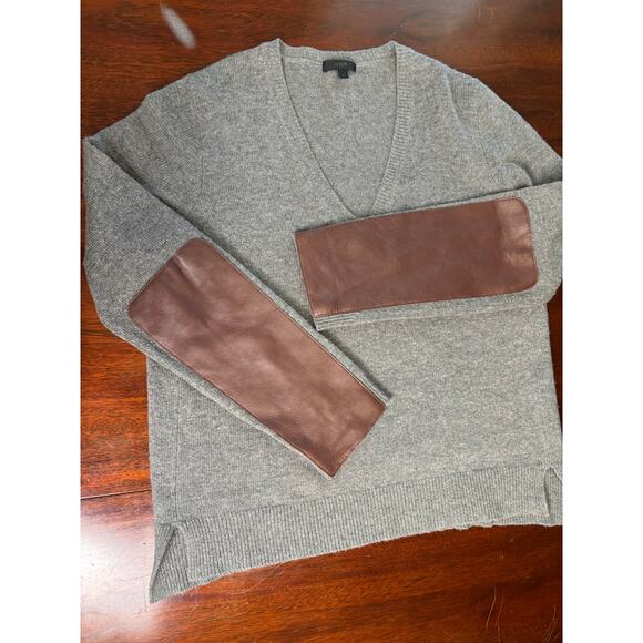 J. Crew Wool Blend Leather Sleeve Sweater Size Large Luxury Old Money Classic - Picture 1 of 8